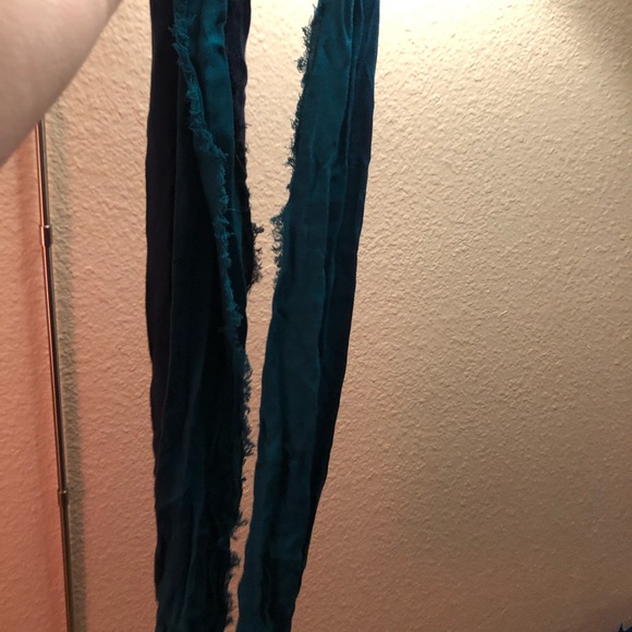 2 shade blue circle scarf - Picture 2 of 2